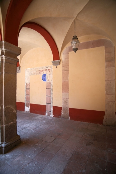 http://www.passport.mirunadragan.com/files/gimgs/th-11_Felix_3DoorwaysFinal-web.jpg